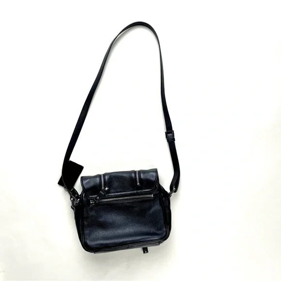 Elegant Black Crossbody Bag Danier Leather - Picture 6 of 6